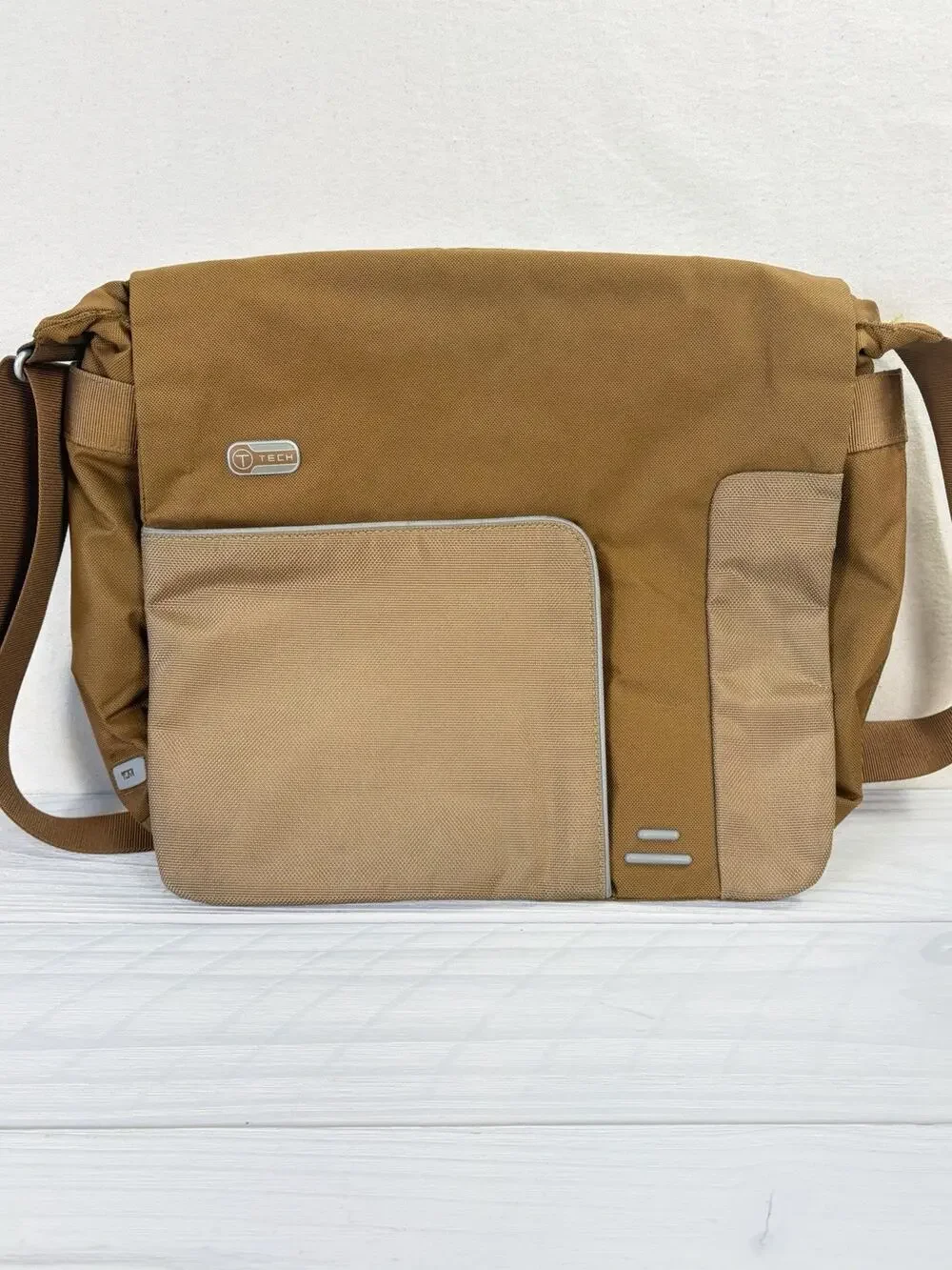 Tumi T-Tech Messenger Bag Crossbody Brown With Strap 57414MCH